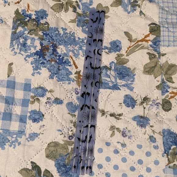 Bats & Spiderwebs Reusable Straw Set New! - Picture 2 of 4